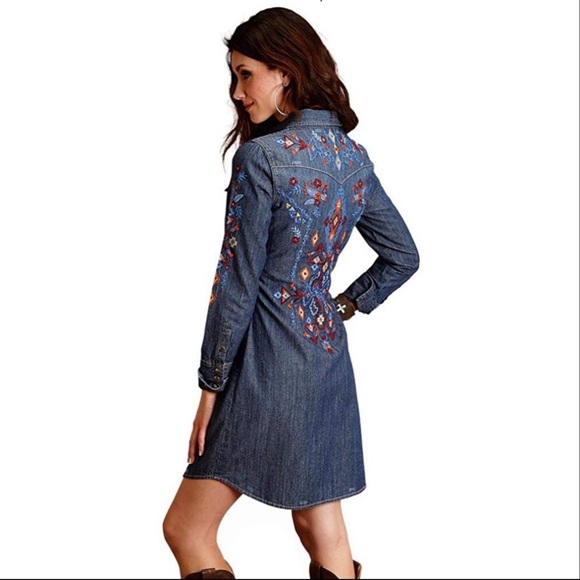 Stetson Dresses & Skirts - NWT! Stetson Denim Embroidered Dress